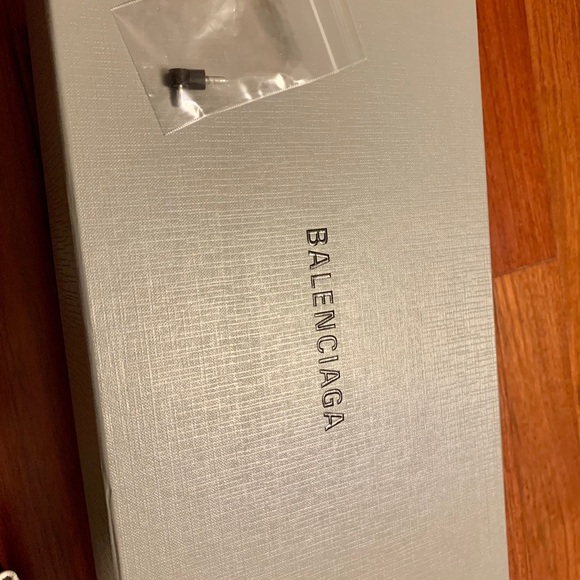 SOLD!! ❌ BALENCIAGA Square Heel with Bow - Picture 6 of 7